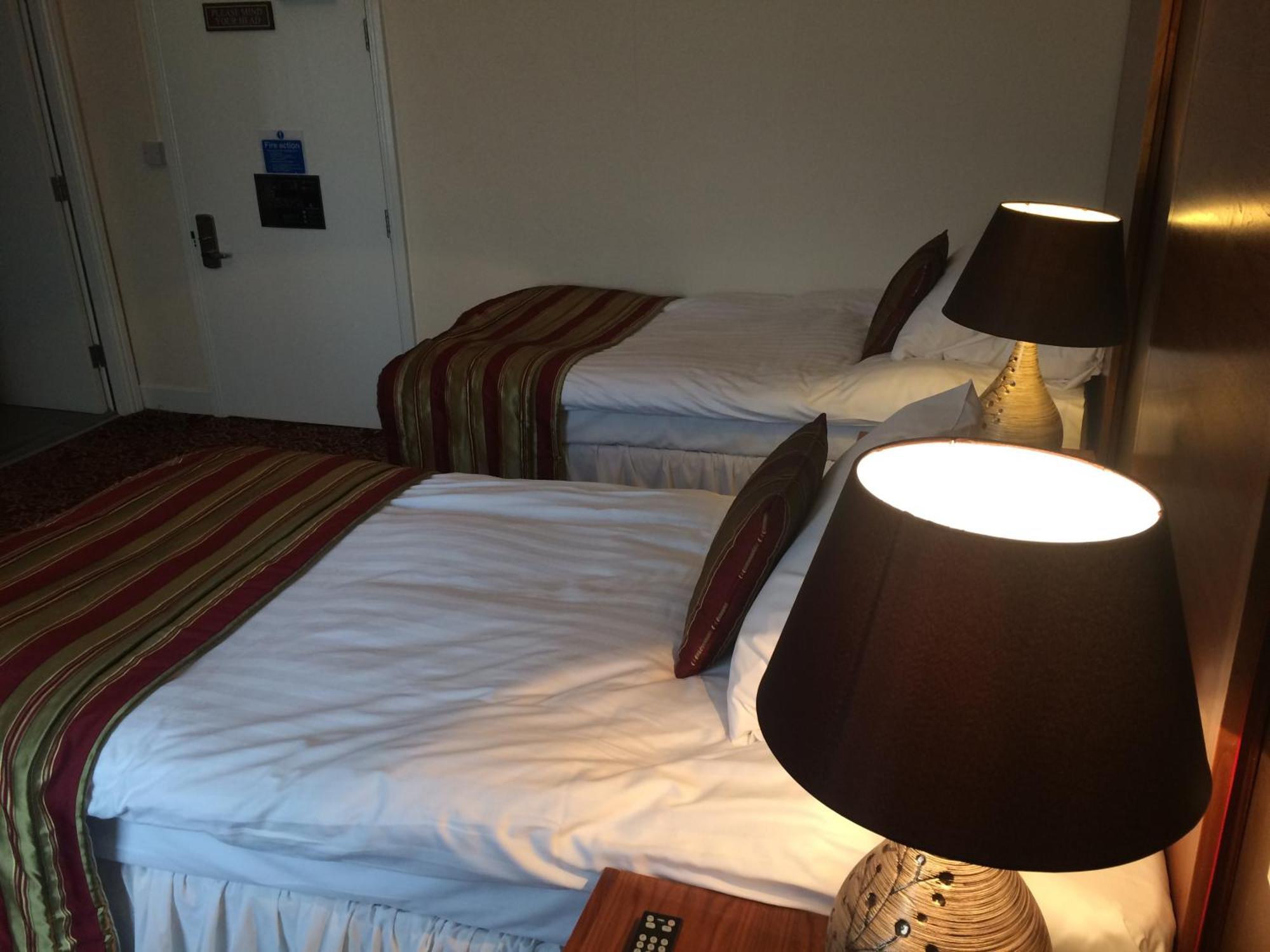 The Three Tuns Hotel Wetherspoon Thirsk Quarto foto