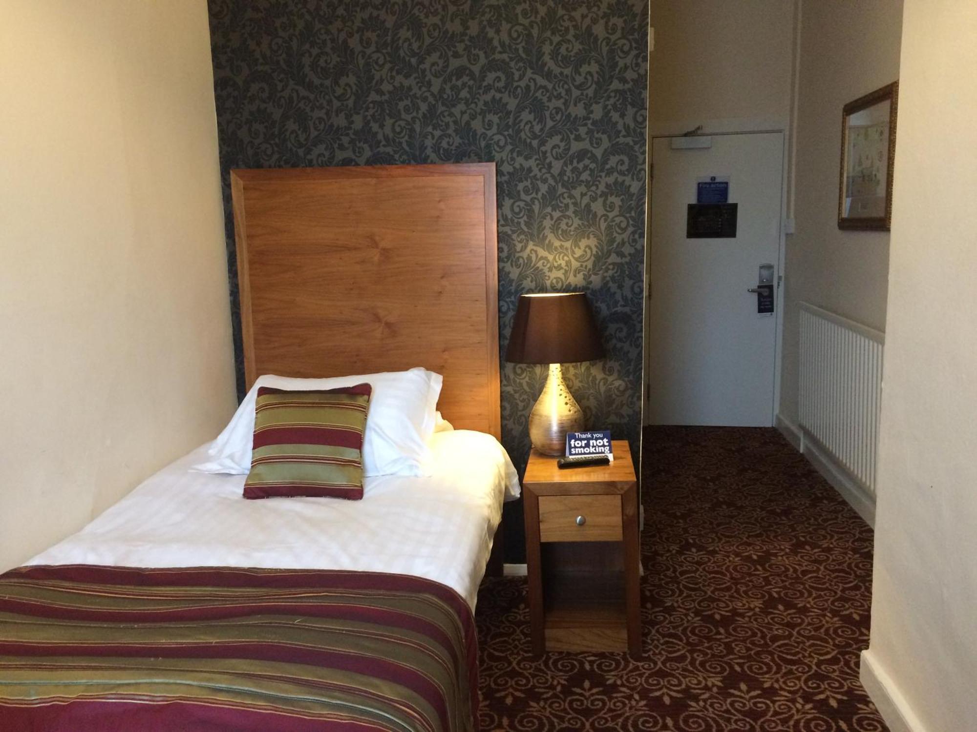 The Three Tuns Hotel Wetherspoon Thirsk Quarto foto