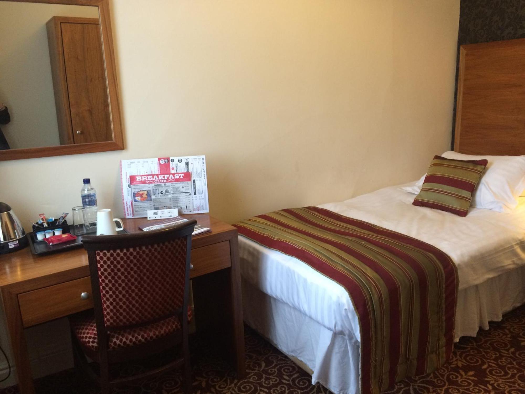 The Three Tuns Hotel Wetherspoon Thirsk Quarto foto