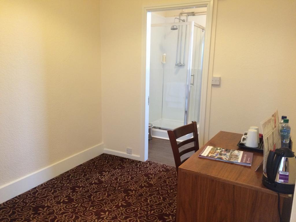 The Three Tuns Hotel Wetherspoon Thirsk Quarto foto