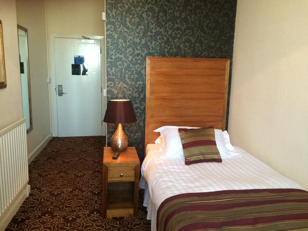 The Three Tuns Hotel Wetherspoon Thirsk Quarto foto