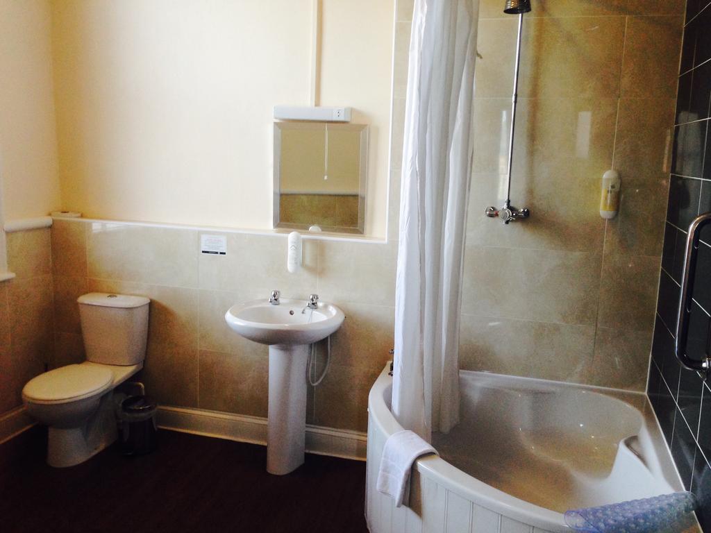 The Three Tuns Hotel Wetherspoon Thirsk Quarto foto